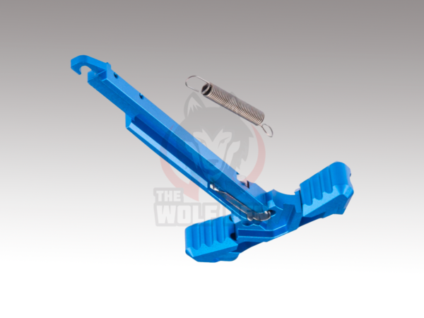 EMG Helios x Strike Industries Latchless Charging Handle for M4/M16 Airsoft AEG Rifles (Azul) - Imagen 3